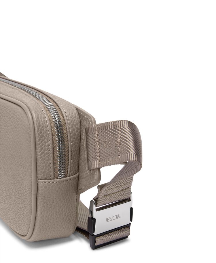 투린 TURIN 니콜로 슬링백  hi-res | TUMI