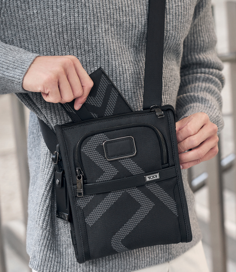 알파 TUMI ALPHA 포켓 백 스몰 크로스백  lifestyle | TUMI