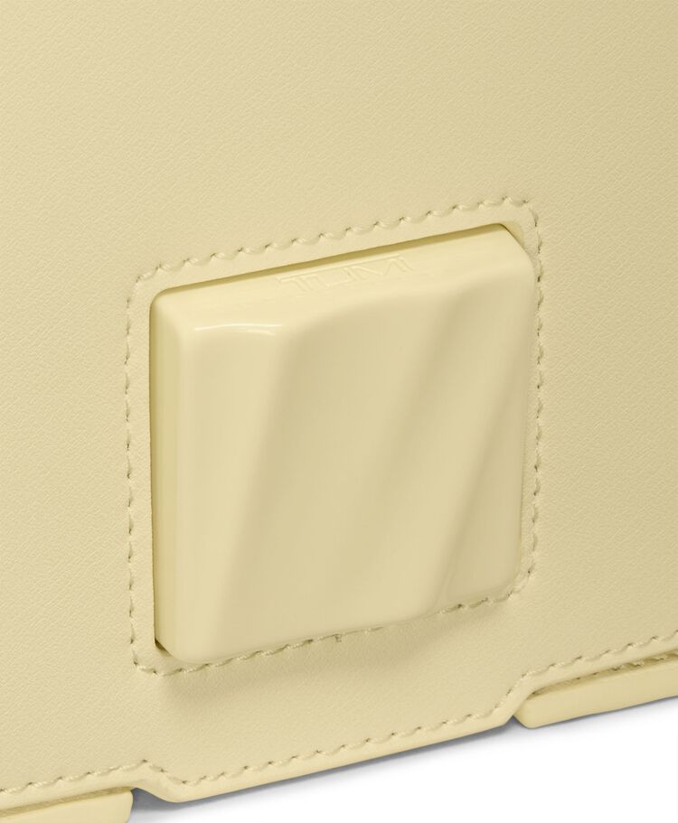 올라스 OLAS 스몰 숄더백  hi-res | TUMI