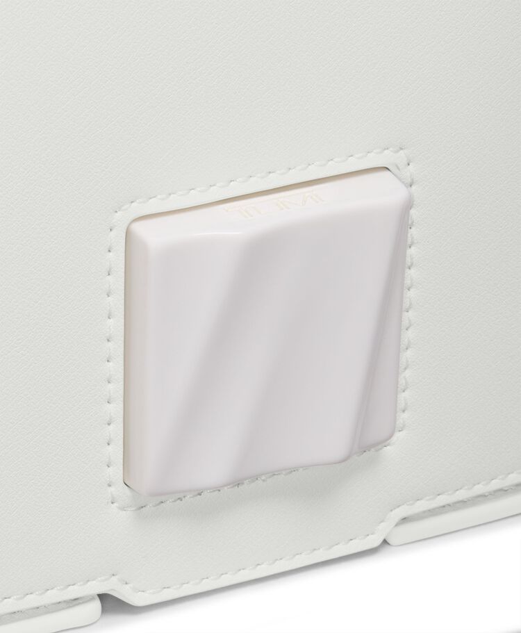 올라스 OLAS 스몰 숄더백  hi-res | TUMI